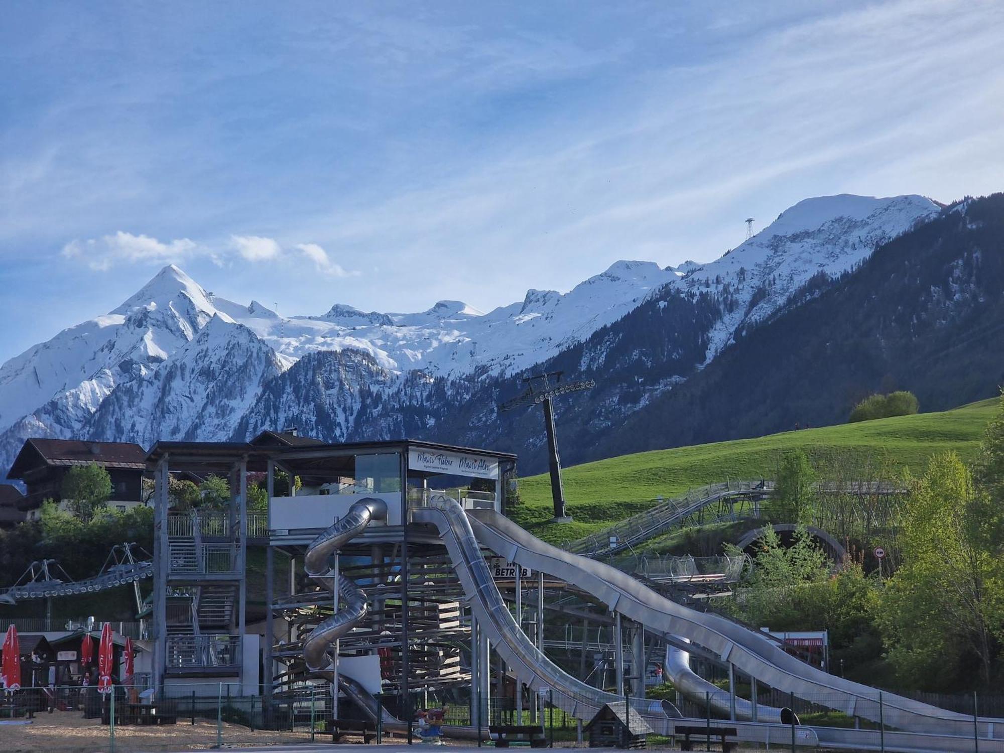 Adler Kaprun, Golf 'N' Ski And Mountain Biking. Exterior photo